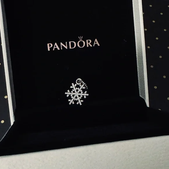 Pandora Winter Kiss • Silver Snowflake Charm - Picture 4 of 11